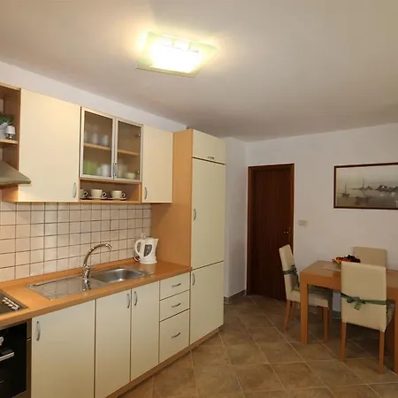 Apartment Bensak