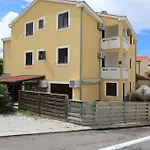 Apartamento Bensak *