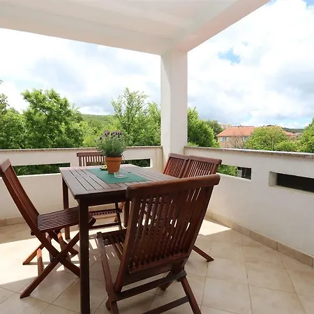 Bensak Apartment